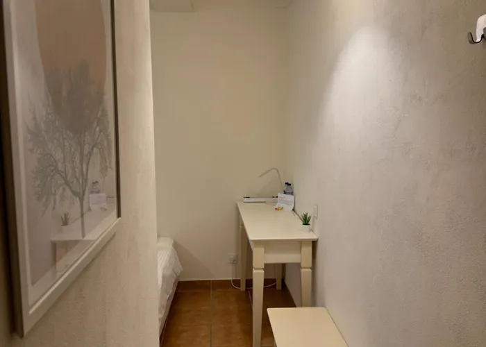 The Yellow House By Rosado Pensión